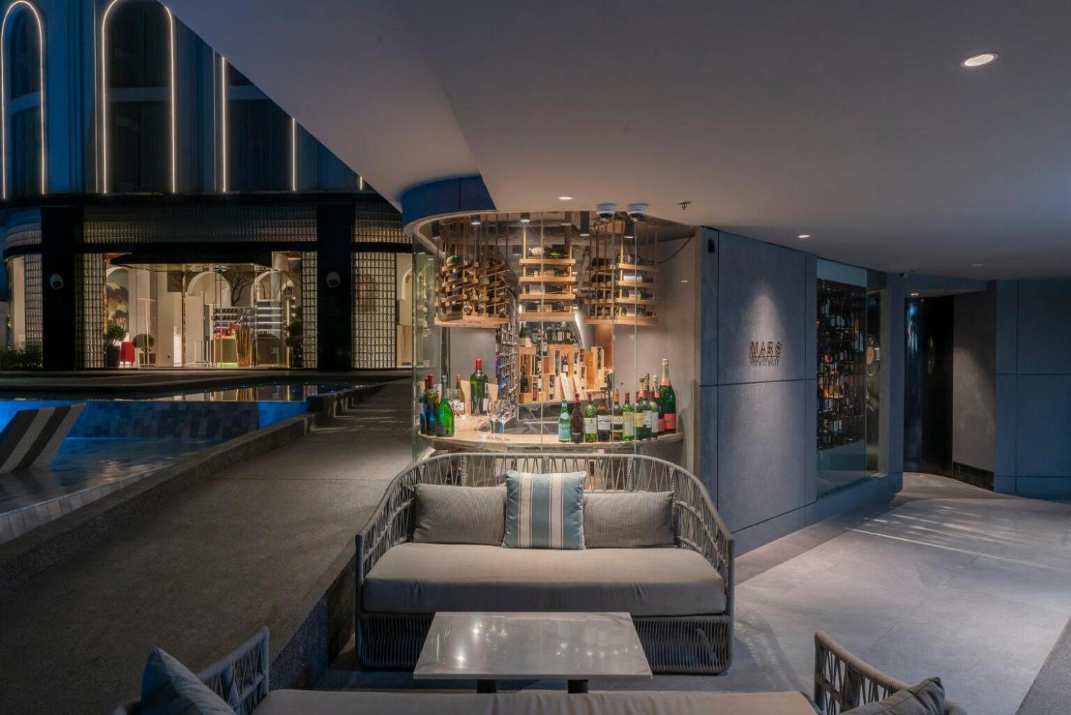 The Salil Hotel Riverside Μπανγκόκ Εξωτερικό φωτογραφία The bar at the 101 bar